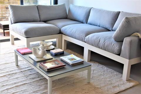New Spacious 1 Bedroom Apartment Rosebery - Darwin Holiday 0