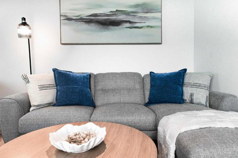 Newly Furnished Stylish 2BR Southbank Apartment - Darwin Holiday 1