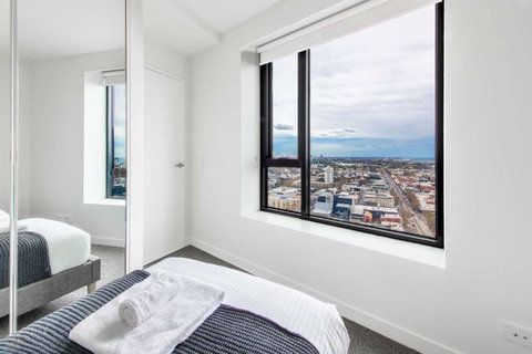 Newly Furnished Stylish 2BR Southbank Apartment - Darwin Holiday 3