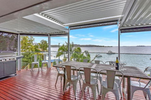 New Property Shimmer Shores Absolute Waterfront Retreat At Fishing Point, Lake Macquarie - Darwin Holiday 2