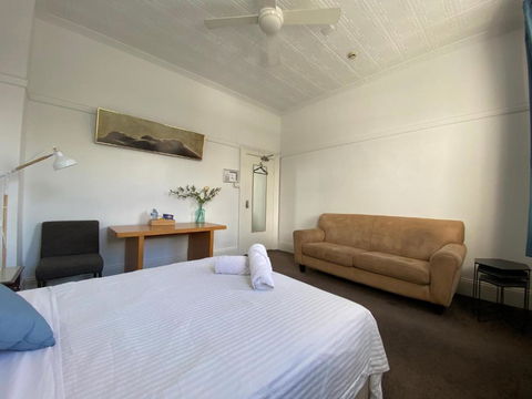 Newcastle Hotel - Darwin Holiday 2