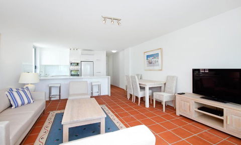 Noosa Retreat, Beach Access & Pool - Darwin Holiday 3