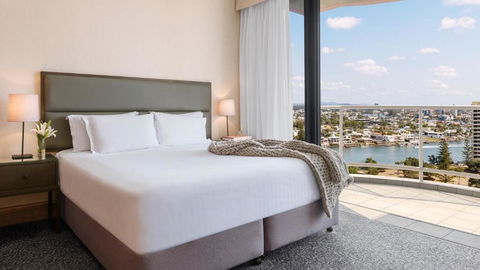 Oaks Gold Coast Hotel - Darwin Holiday 0