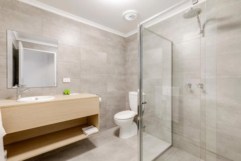 Nightcap At Findon Hotel - Darwin Holiday 3