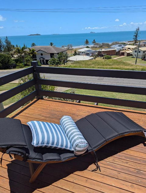 Newly Renovated With Ocean Views - Darwin Holiday 1