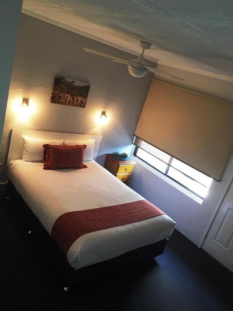 Nicholas Royal Motel - No Pets Allowed - Darwin Holiday 0
