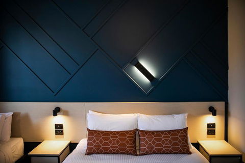 Nightcap At Sandown Park Hotel - Darwin Holiday 1