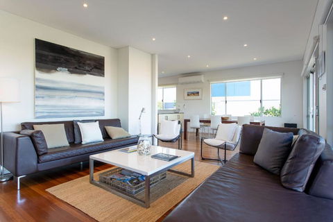 Nikabel Beach House I Private Properties - Darwin Holiday 3