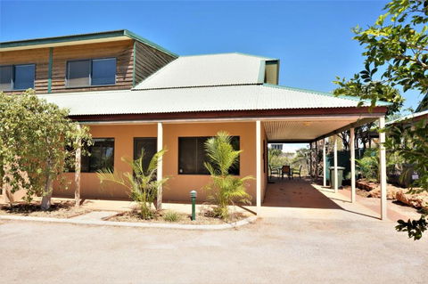 Ningaloo Breeze Villa 3 - Darwin Holiday 1