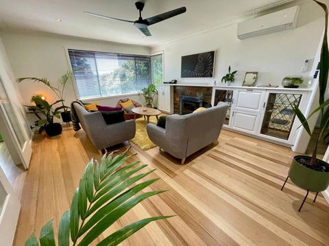 No 4 Yarra Valley Events Accommodation 6 Adults - Darwin Holiday 0