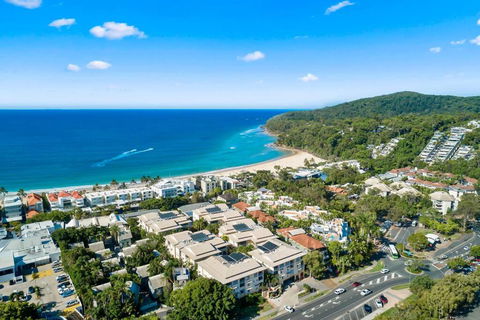 Noosa Beachside Apartment - Darwin Holiday 1