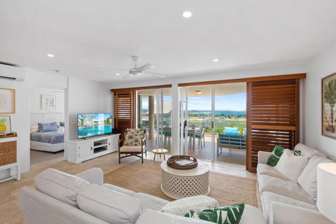 Noosa Crest Premium View Apartment 32 - Darwin Holiday 1