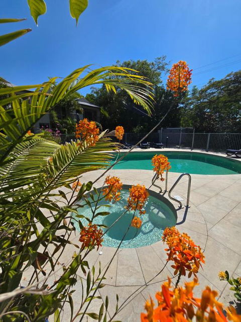 Noosa River Retreat Holiday Apartments - Darwin Holiday 2