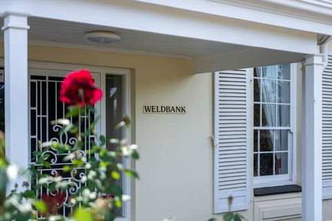 Normanville, Large Historic Three Bedroom Home - Darwin Holiday 1