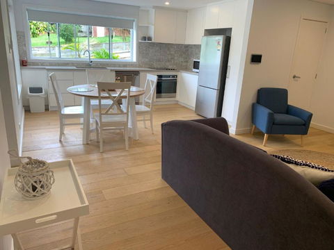 North Avoca - Superior Beach Flat - Darwin Holiday 2