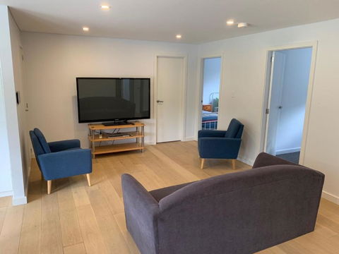 North Avoca - Superior Beach Flat - Darwin Holiday 1