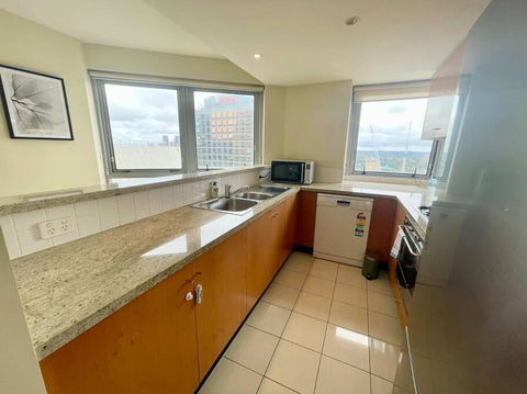 North Sydney 2 Bedroom - Pool Parking Gym Spa Sleeps 6 - Darwin Holiday 2
