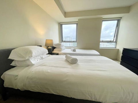 North Sydney 2 Bedroom - Pool Parking Gym Spa Sleeps 6 - Darwin Holiday 3