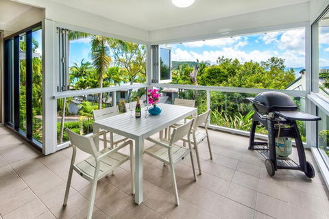 Oasis 1, 2 Bedroom, 1 Bathroom Apartment With Buggy! - Darwin Holiday 0