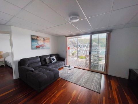 Oasis On The Hawkesbury - Water Views - Darwin Holiday 3