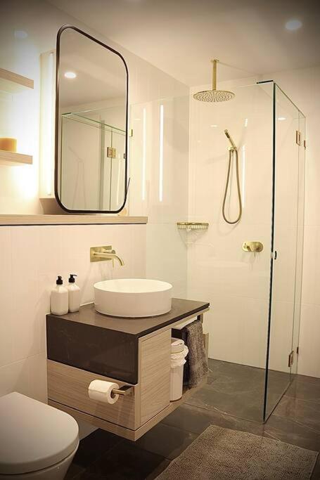 Ocean Apartment Surfers Paradise - Darwin Holiday 2
