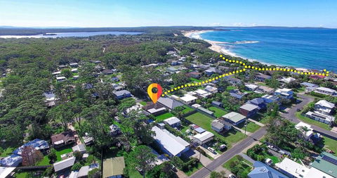 Ocean Break At Berrara - Darwin Holiday 0