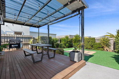 Ocean Dreams- Perfect Whole Family Getaway! Kids Games Room, Pet Friendly! - Darwin Holiday 3