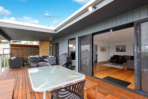 Ocean Escape- 5 Bedroom, 3 Bath- Sleeps 11 - Darwin Holiday 2