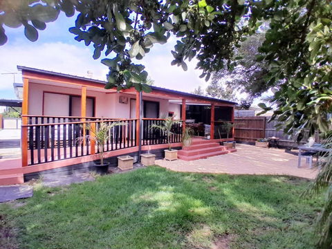 Ocean Oasis Rosebud - Darwin Holiday 2