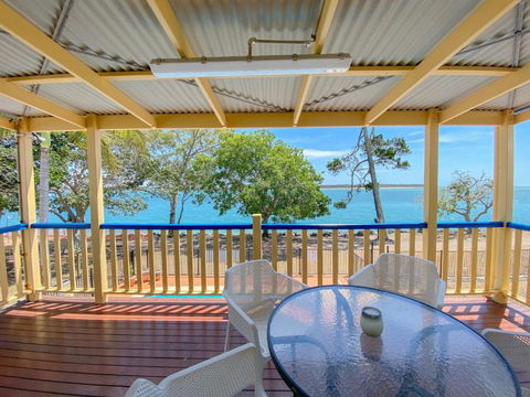 Ocean Shores UP - Burrum Heads- Riverfront - Pool -2BR - Darwin Holiday 1