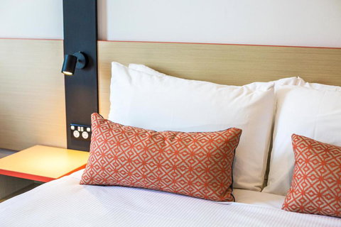 Nightcap At Regents Park Hotel - Darwin Holiday 1