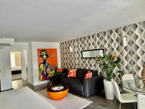 On Hastings Street, Noosa Heads Apartment Suite - Darwin Holiday 3