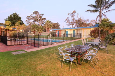 Ocean Views Motel Lakes Entrance - Darwin Holiday 3