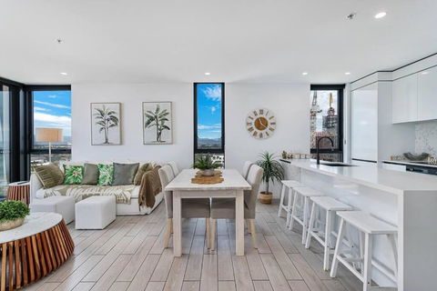 OPUS Apartment - Beach At Your Doorstep Short Walk To Light Rail - Darwin Holiday 3