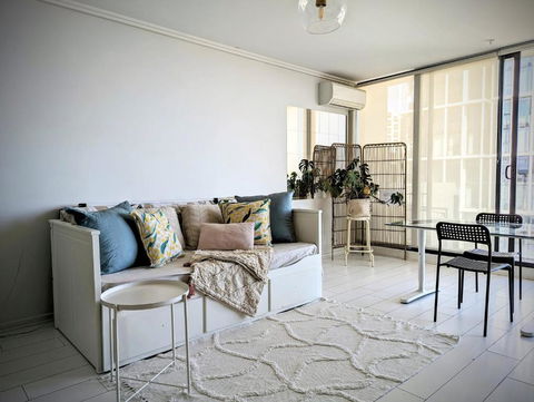 Ocean View Apartment Close To CBD With Indoor Pool. - Darwin Holiday 3