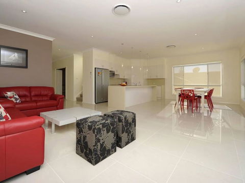 Ocean View Oasis At Fingal Bay - Darwin Holiday 3