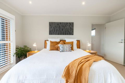 Ocean Views , Spacious House , Pet Friendly - Darwin Holiday 1