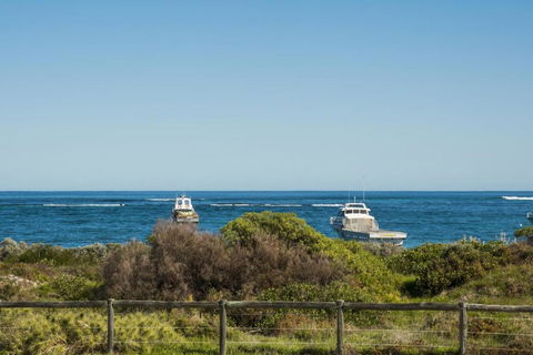 Oceans Waves - Luxury Apartment With Ocean Views - Darwin Holiday 0