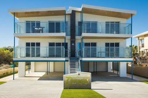 Oceans Waves - Luxury Apartment With Ocean Views - Darwin Holiday 1