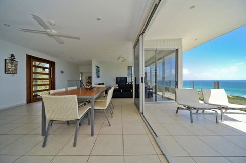 Oceanside 4 Bedrooms - Darwin Holiday 0