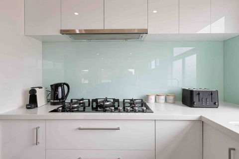 OG Spa Retreat- 3 Bedroom, Spa, Central, Aircon - Darwin Holiday 2