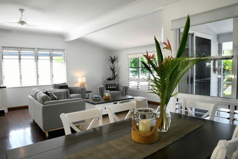 Ohana - Beachfront Holiday House - Darwin Holiday 1