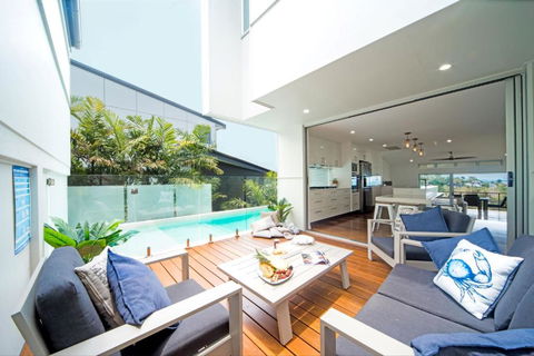 Oleander Holiday Home - Airlie Beach - Darwin Holiday 1