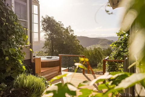 Olive Hill Spa, Views & Home Cinema - Darwin Holiday 0