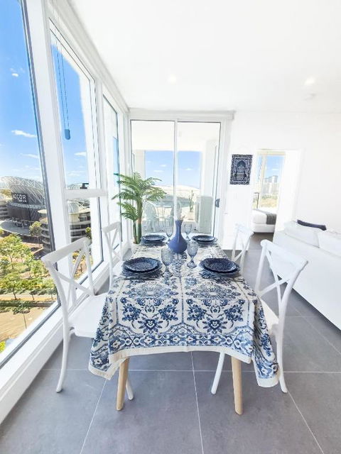 Olympic Park Escape 2BR W Gym, Pool & Free Parking - Darwin Holiday 1