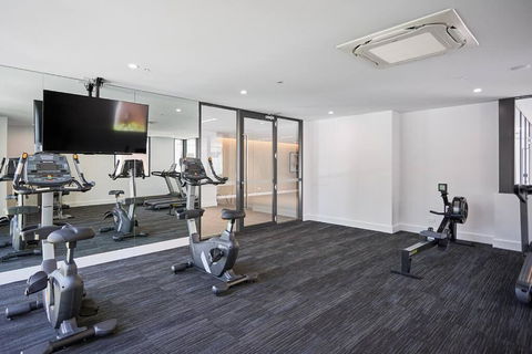 One Bedroom Apartment In Center Surfers Paradise - Darwin Holiday 2