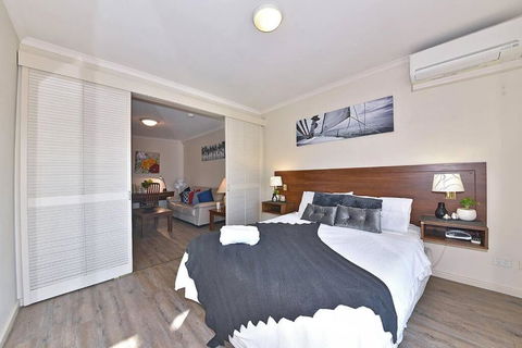 One-Bedroom Cozy Apartment In Perth CBD - Darwin Holiday 2