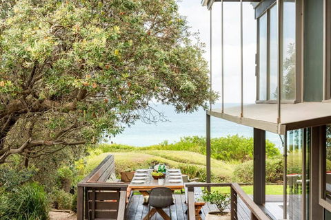 One Hundred Banksias - Darwin Holiday 0