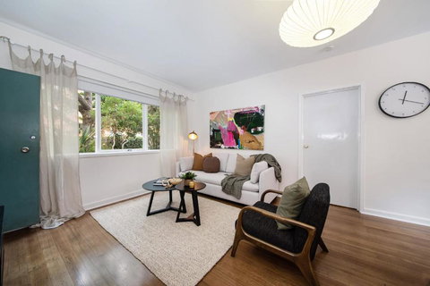 Opposite Park - Nearby Beach - Darwin Holiday 0