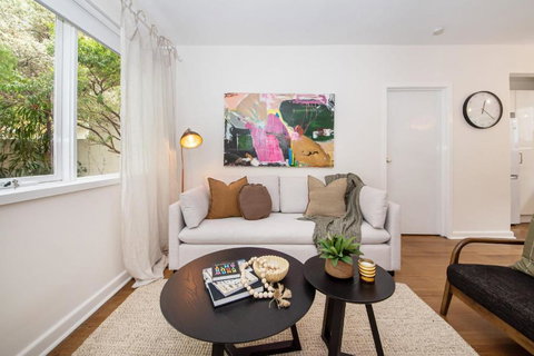 Opposite Park - Nearby Beach - Darwin Holiday 3